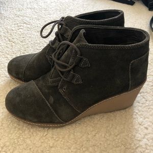 TOMS Desert Wedge Booties